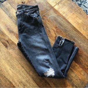 Lucky Brand The High Rise Tomboy Distressed Light Wash Black Size 2, 26